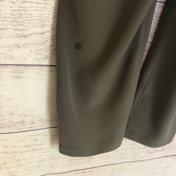 Lululemon On the Fly 7/8 Pant *Woven - Picture 10 of 11